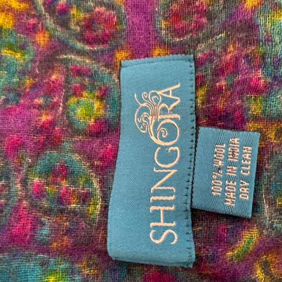 Virgin Wool Scarf - Picture 2 of 3